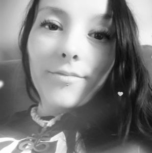 Meet your Posher, Caitlin